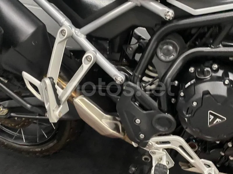 Triumph Tiger 900 - Vista 4