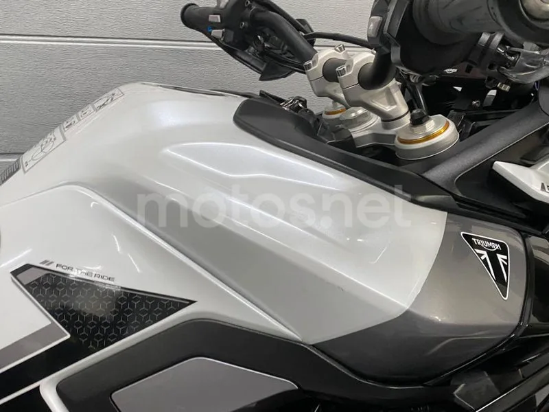Triumph Tiger 900 - Vista 5