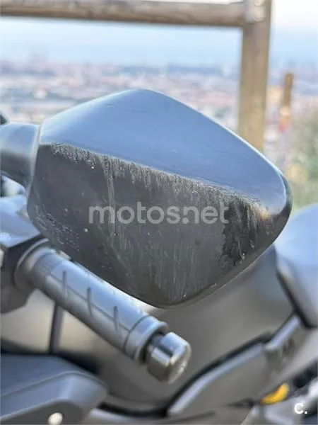 Honda CB650R - Vista 13
