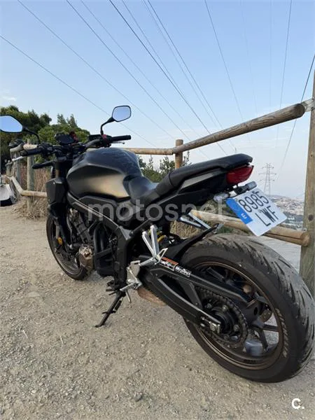 Honda CB650R - Vista 4