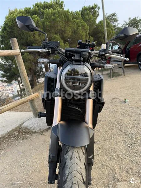 Honda CB650R - Vista 6