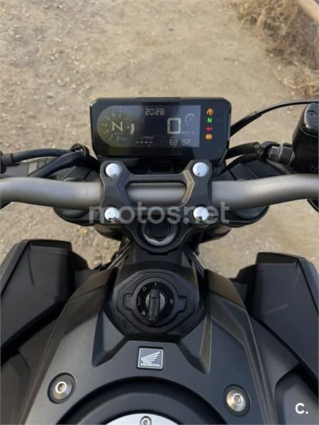 Honda CB650R - Vista 9