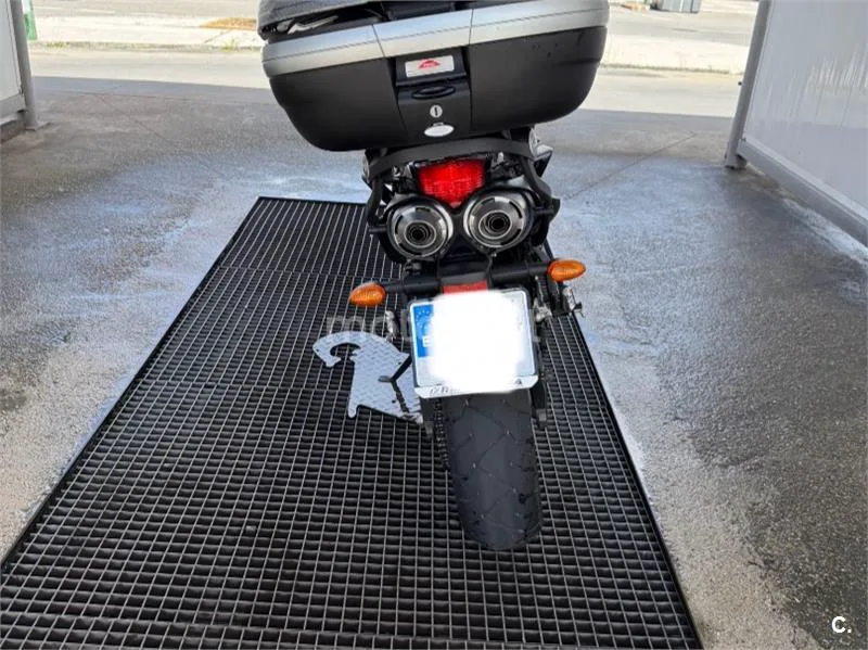 Yamaha FZ6 Fazer S2 - Vista 4