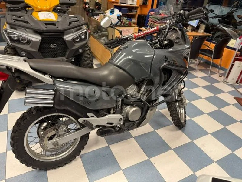 Honda XL650V Transalp - Vista 7