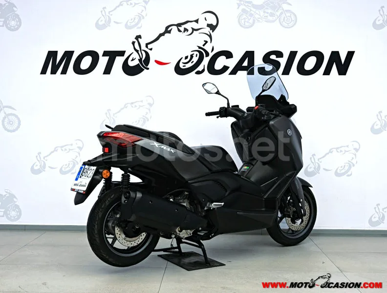 Yamaha XMAX 300 - Vista 3