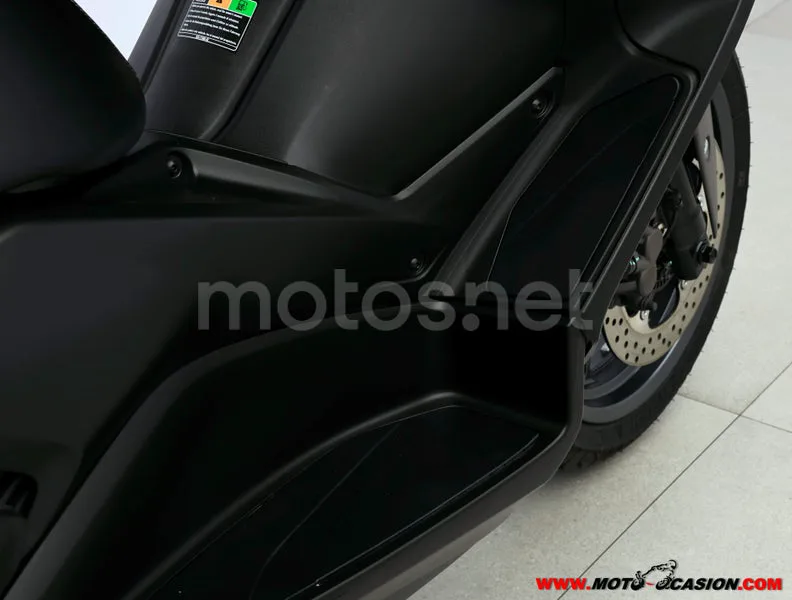 Yamaha XMAX 300 - Vista 5
