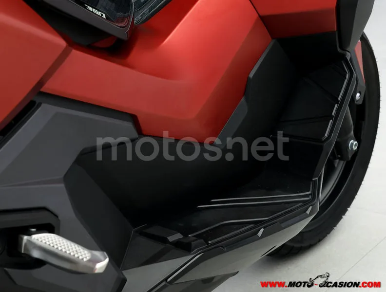 Honda ADV350 - Vista 4