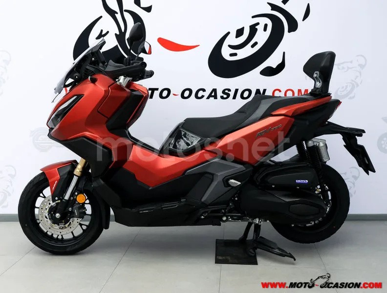 Honda ADV350 - Vista 6