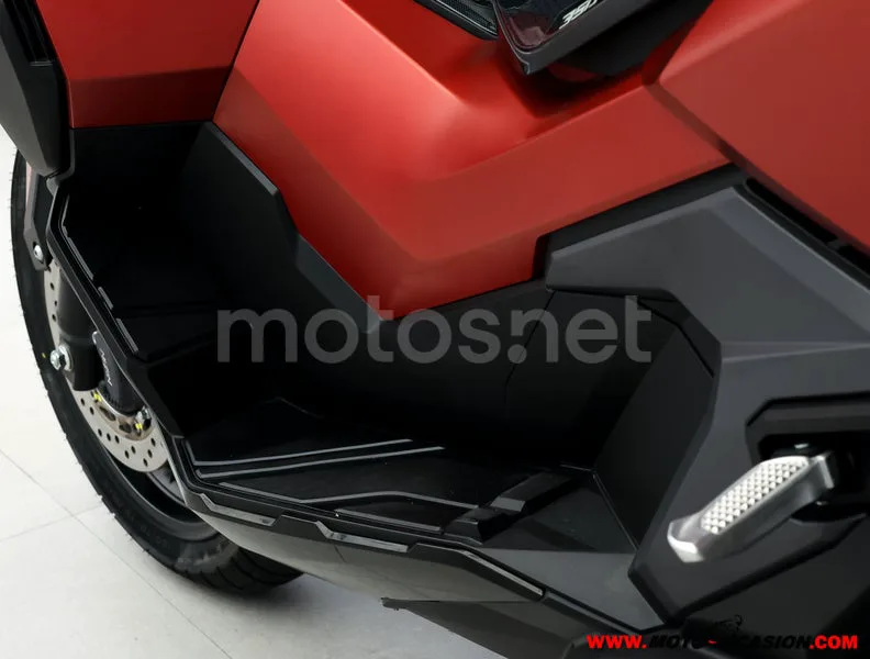 Honda ADV350 - Vista 9