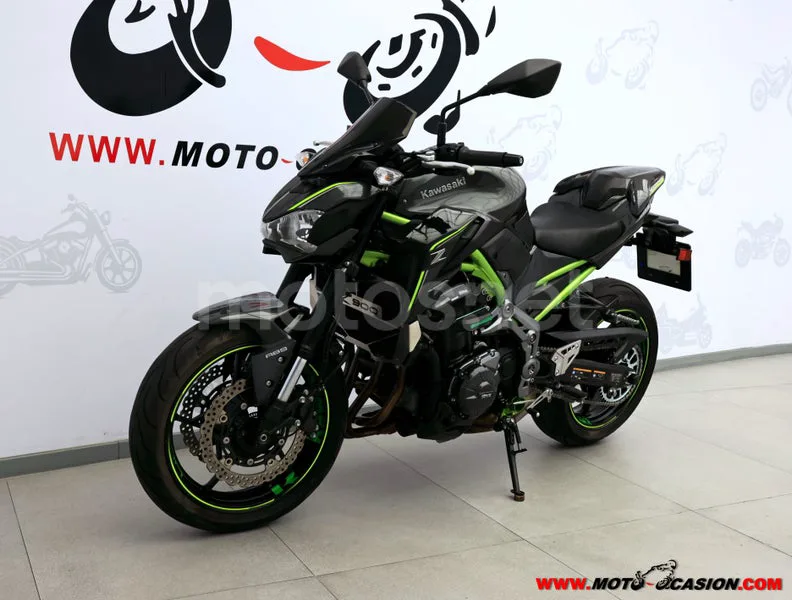 Kawasaki Z900 - Vista 8