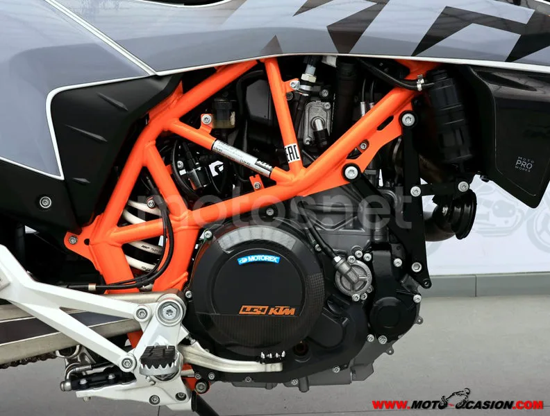 KTM 690 SMC R - Vista 5