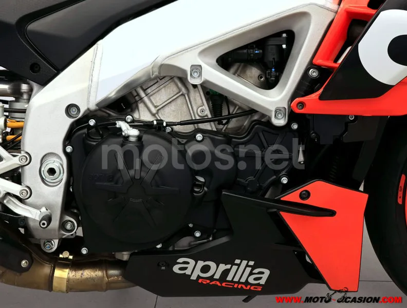 Aprilia Tuono V4 1100 Factory - Vista 5