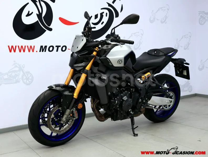 Yamaha MT-09 - Vista 8