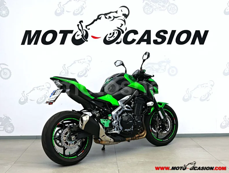 Kawasaki Z900 - Vista 3