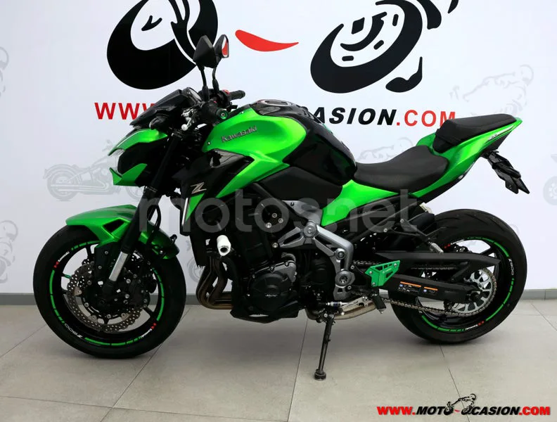 Kawasaki Z900 - Vista 7