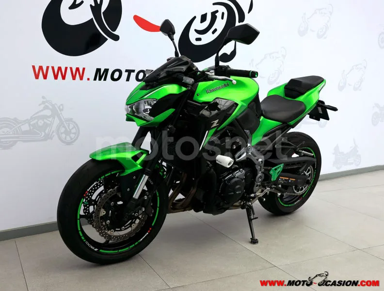 Kawasaki Z900 - Vista 8