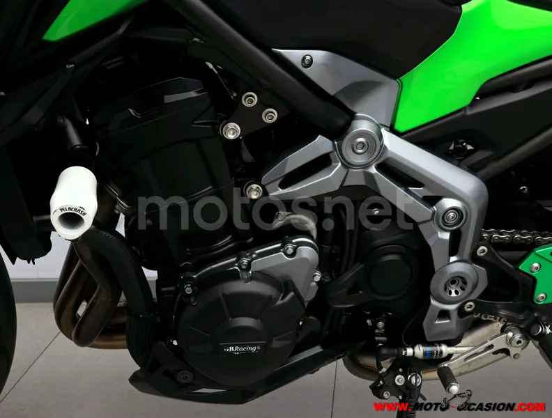 Kawasaki Z900 - Vista 10