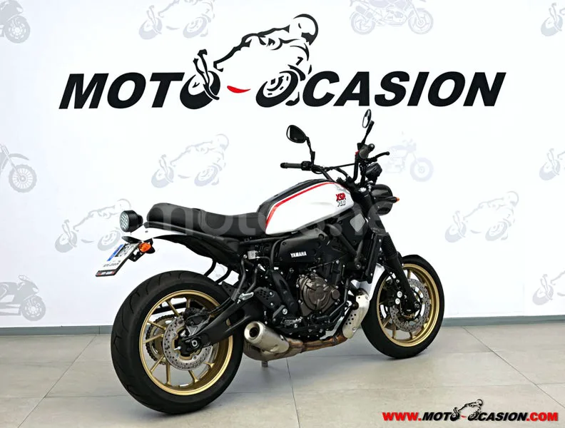 Yamaha XSR700 - Vista 3