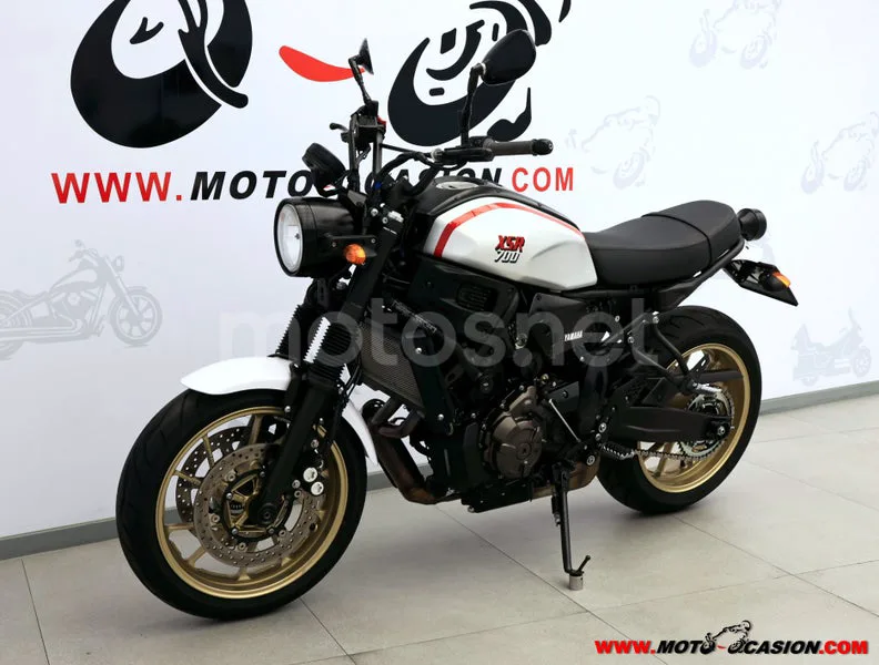 Yamaha XSR700 - Vista 8
