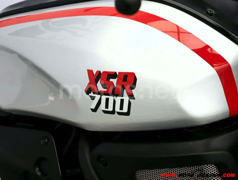 Yamaha XSR700 - Vista 9