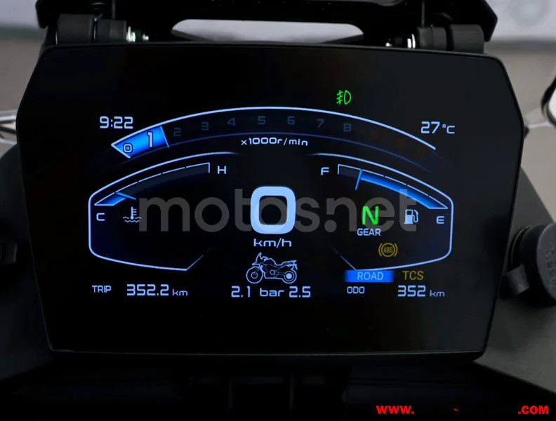 Voge 900DSX - Vista 6