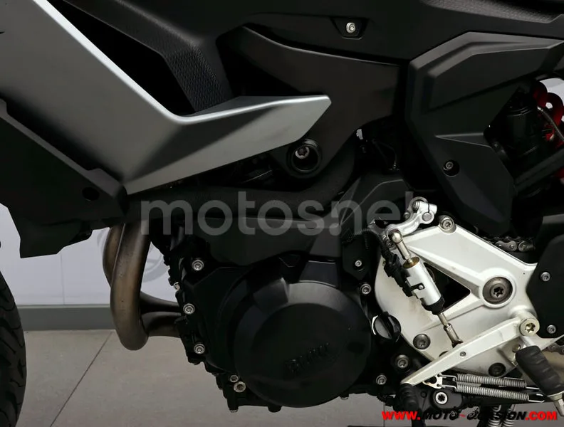 BMW F 900 XR - Vista 9