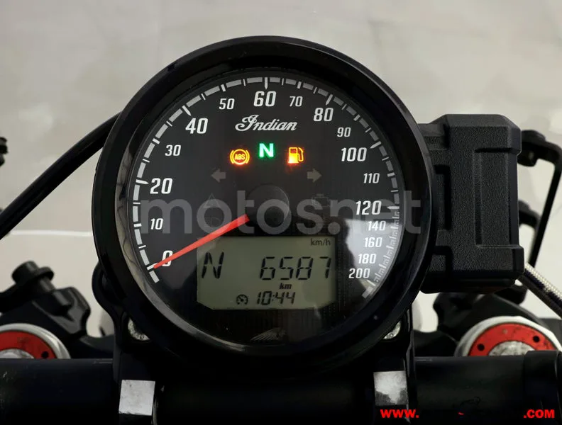 Indian FTR 1200 - Vista 6
