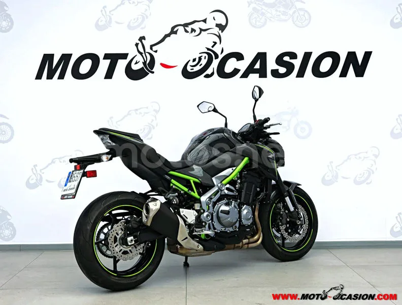 Kawasaki Z900 - Vista 3