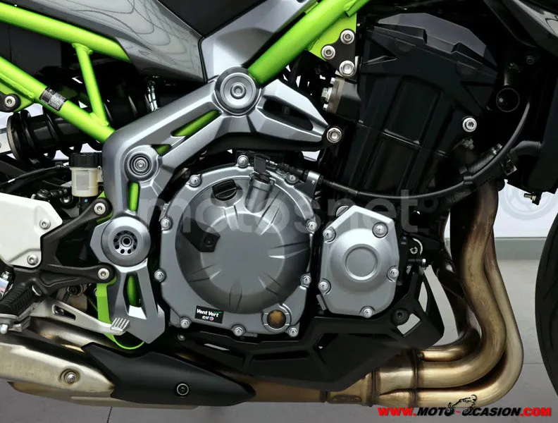 Kawasaki Z900 - Vista 5