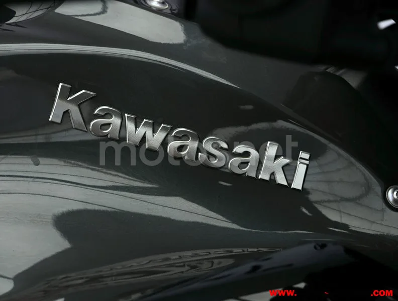 Kawasaki Z900 - Vista 8