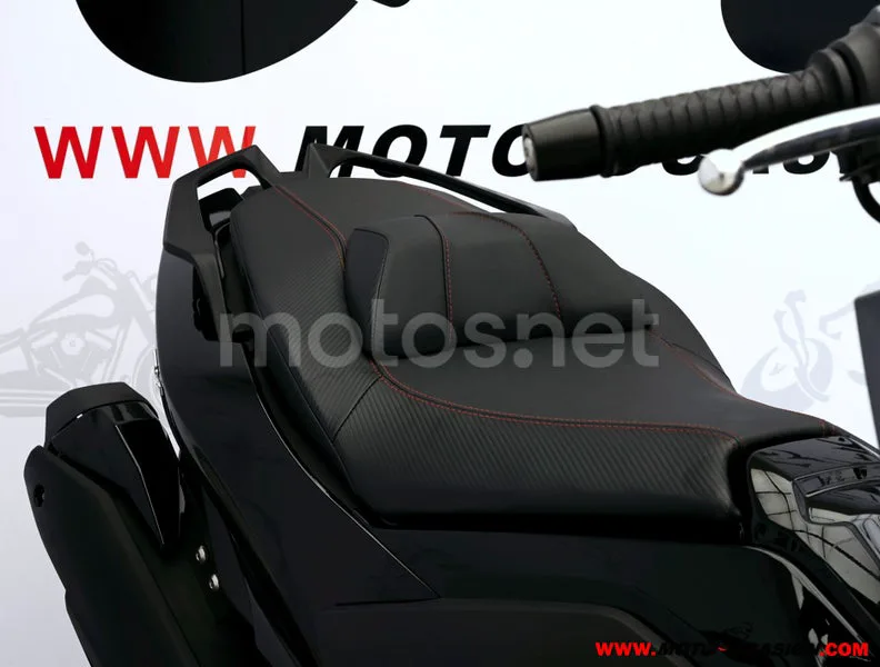 Kymco AK 550 - Vista 11