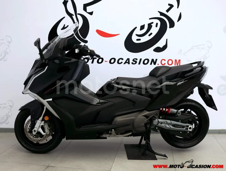 Kymco AK 550 - Vista 7