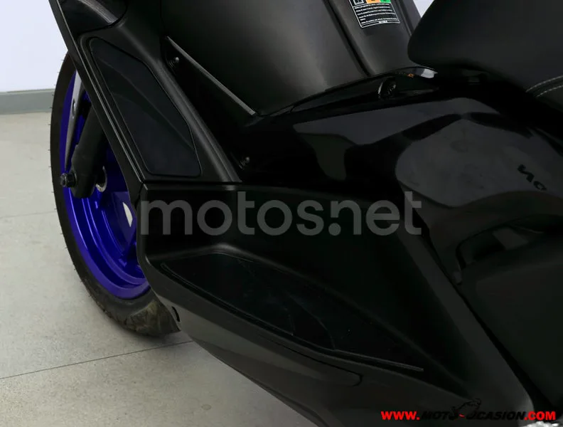 Yamaha XMAX 125 - Vista 10