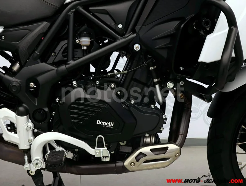 Benelli TRK 502 - Vista 5