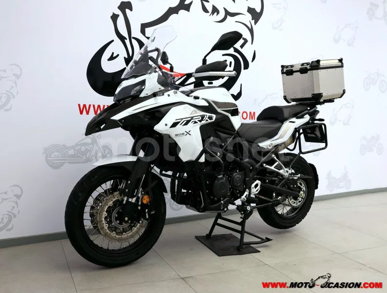 Benelli TRK 502 - Vista 8