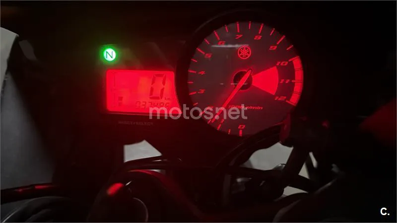 Yamaha YZF-R125 - Vista 8