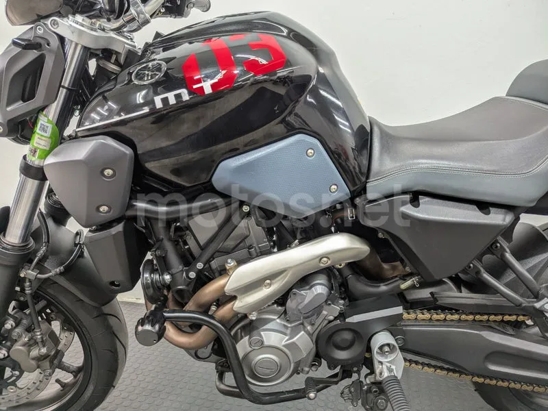Yamaha MT-03 - Vista 3