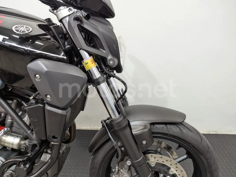 Yamaha MT-03 - Vista 6