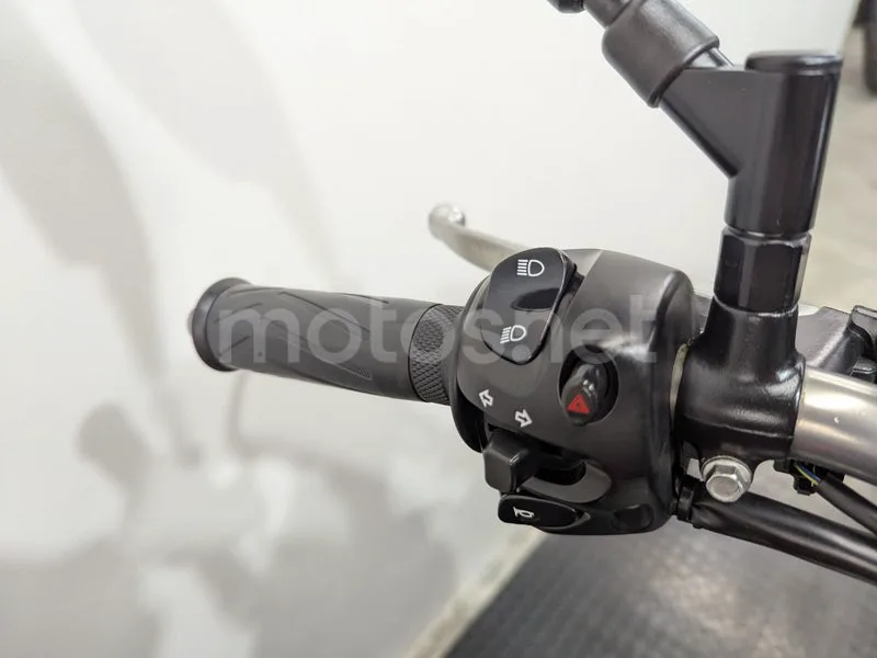 Yamaha MT-03 - Vista 9