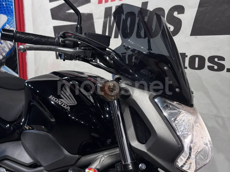 Honda NC700S - Vista 11