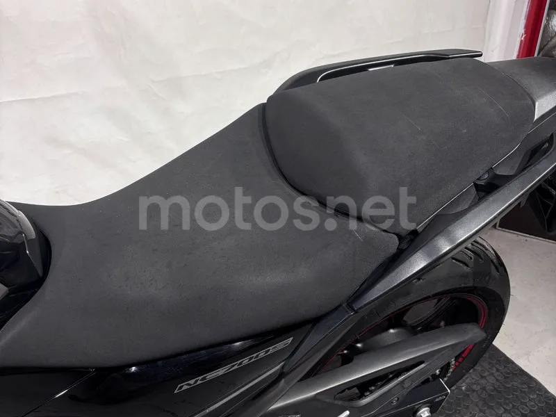 Honda NC700S - Vista 13