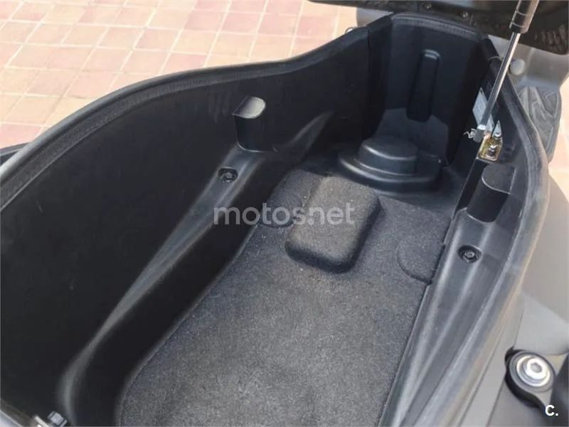 SYM Joymax 300 1800 € 2015 Madrid - 2