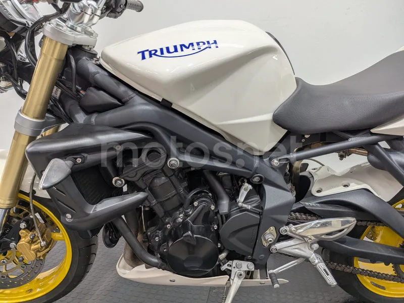 Triumph Street Triple - Vista 3
