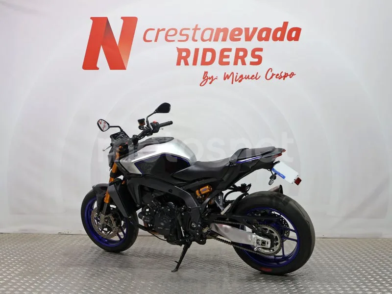 Yamaha MT-09 - Vista 10