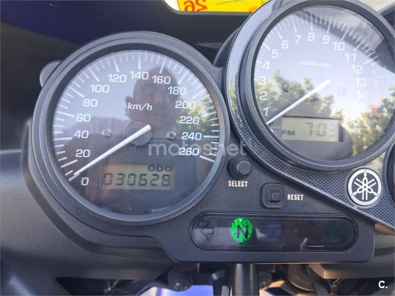 Yamaha FZS600 Fazer 1900 € 2003 Ávila - 2