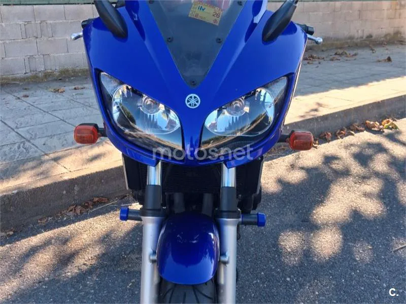 Yamaha FZS600 Fazer - Vista 3