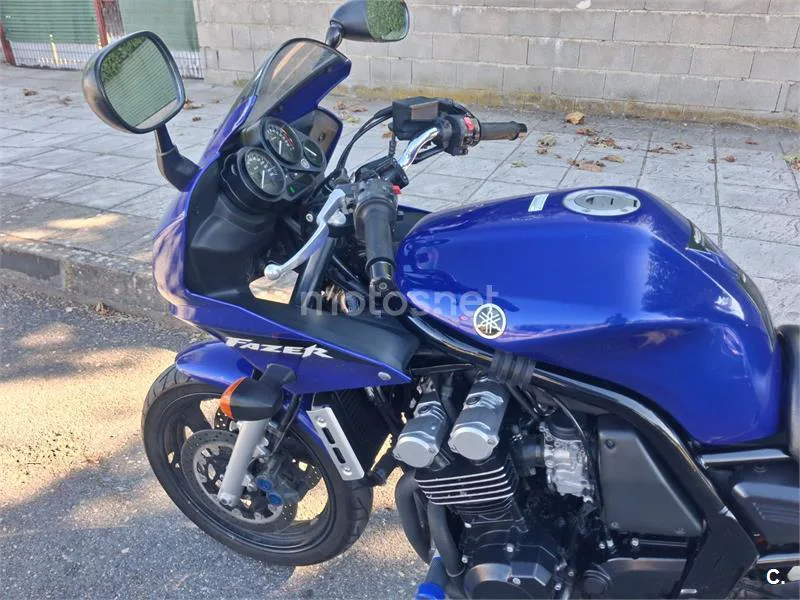 Yamaha FZS600 Fazer - Vista 5