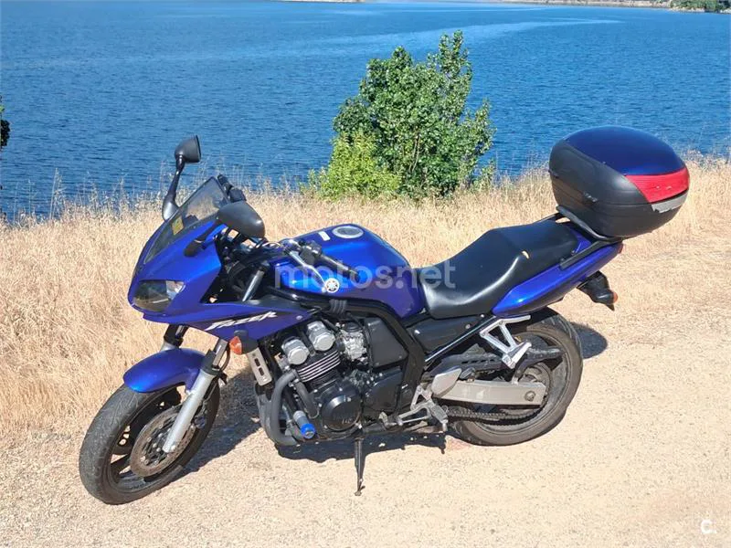 Yamaha FZS600 Fazer - Vista 8