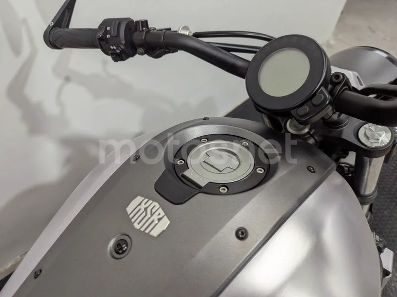 Yamaha XSR700 - Vista 11