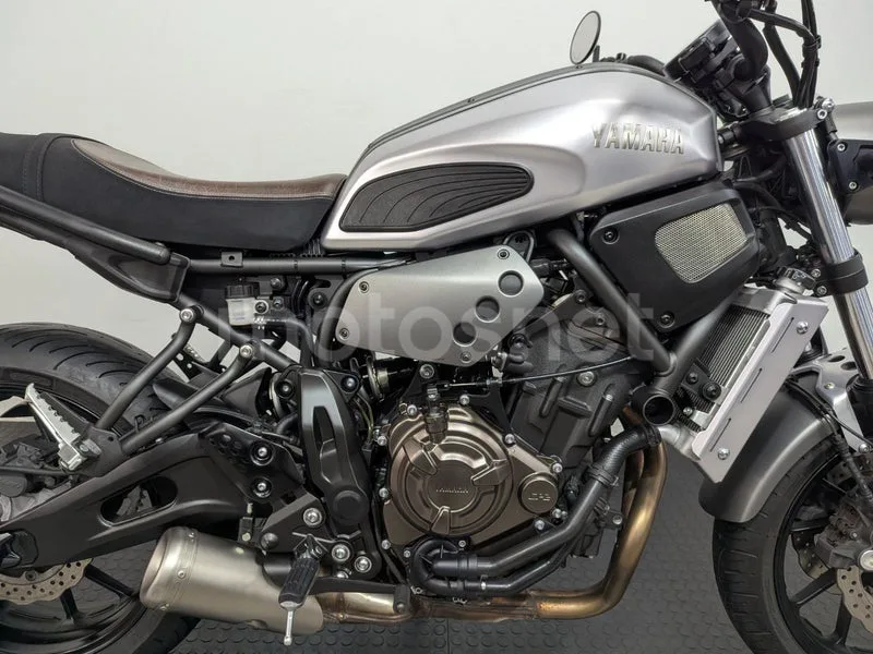 Yamaha XSR700 - Vista 7